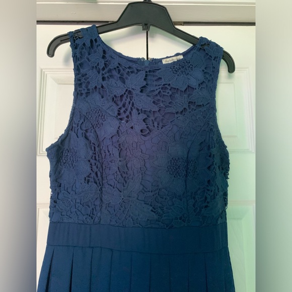 Formal Dress - Picture 5 of 6